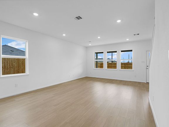 4th image of 18314 Maroon Harbor Way
