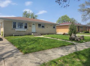 816 N School St, Addison, IL 60101