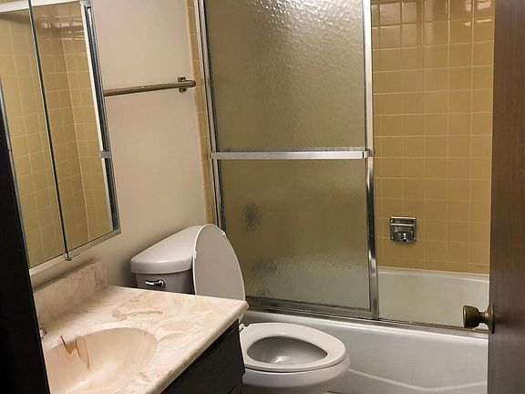 5th image of 15804 86th Ave Unit 128