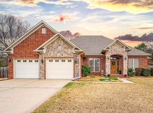 1000 Clarence Dr, Conway, AR 72034