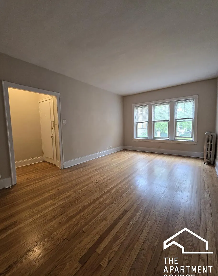 912 Reba Place #2 — Photo 1
