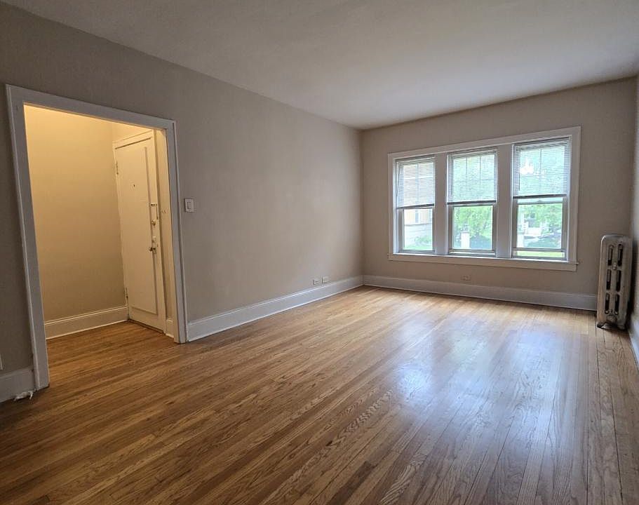 1st image of 912 Reba Pl APT 2