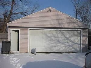 2nd image of 535 Dearden Pl