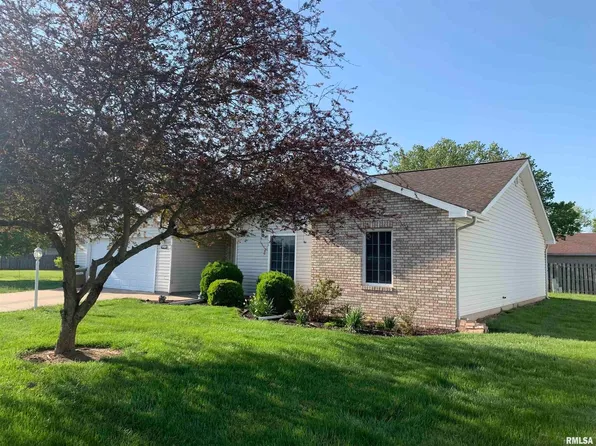 1702 Winchester Ct, Marion, IL 62959