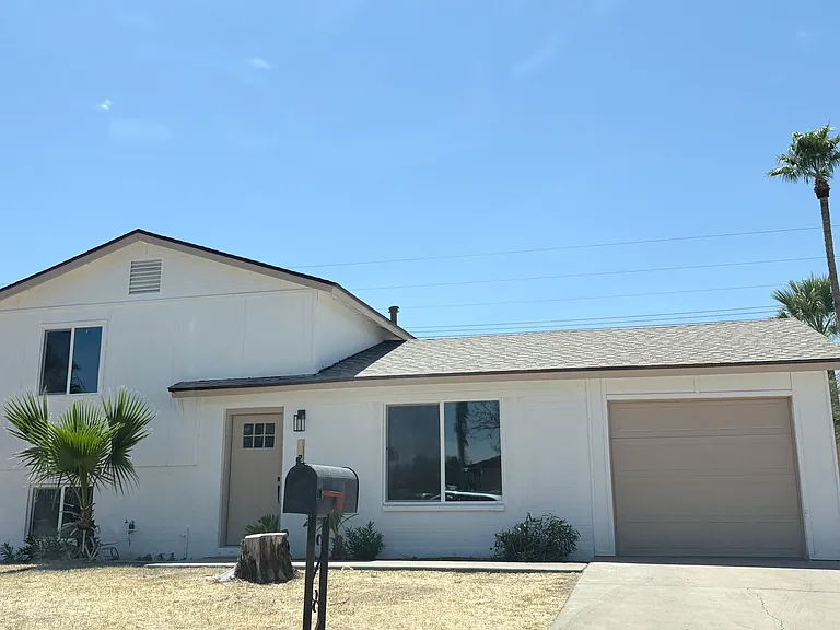 S 46th Pl — Photo 1