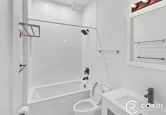 4th image of 1163 Myrtle Ave #3R