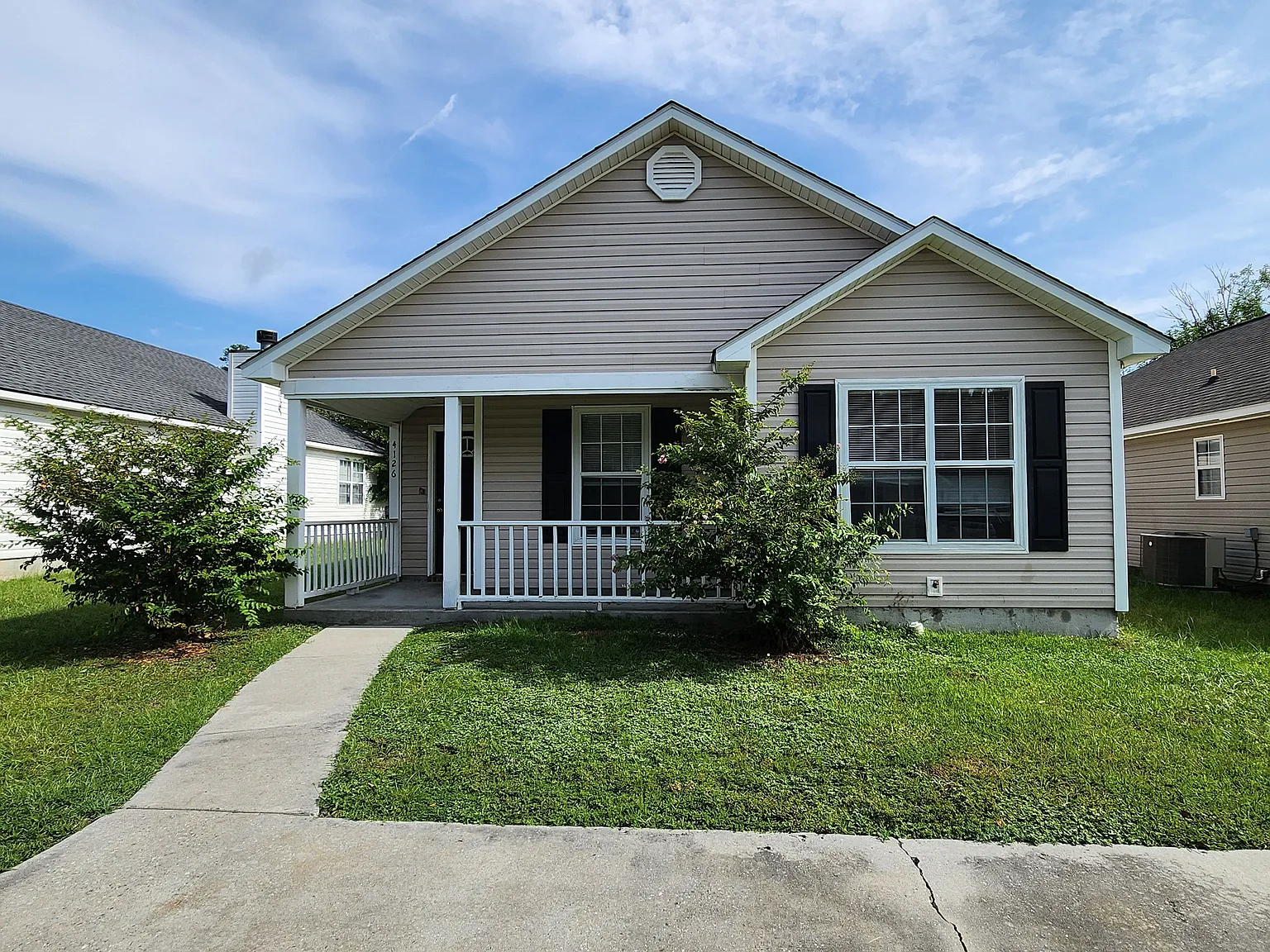 3 bed, 1213 sqft, $1,475 — Photo 1