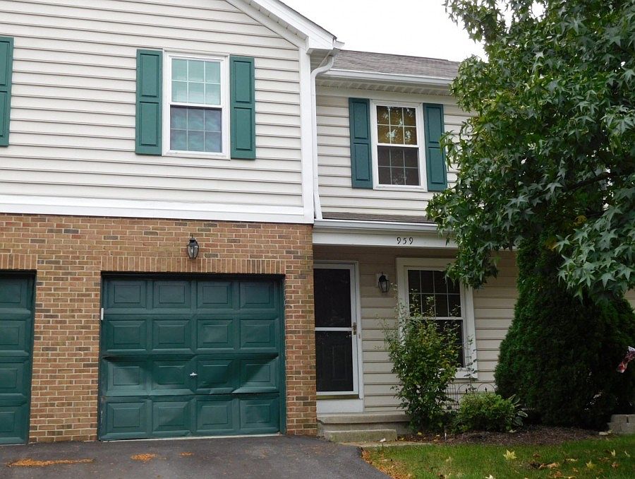 1st image of 959 Philadelphia Dr