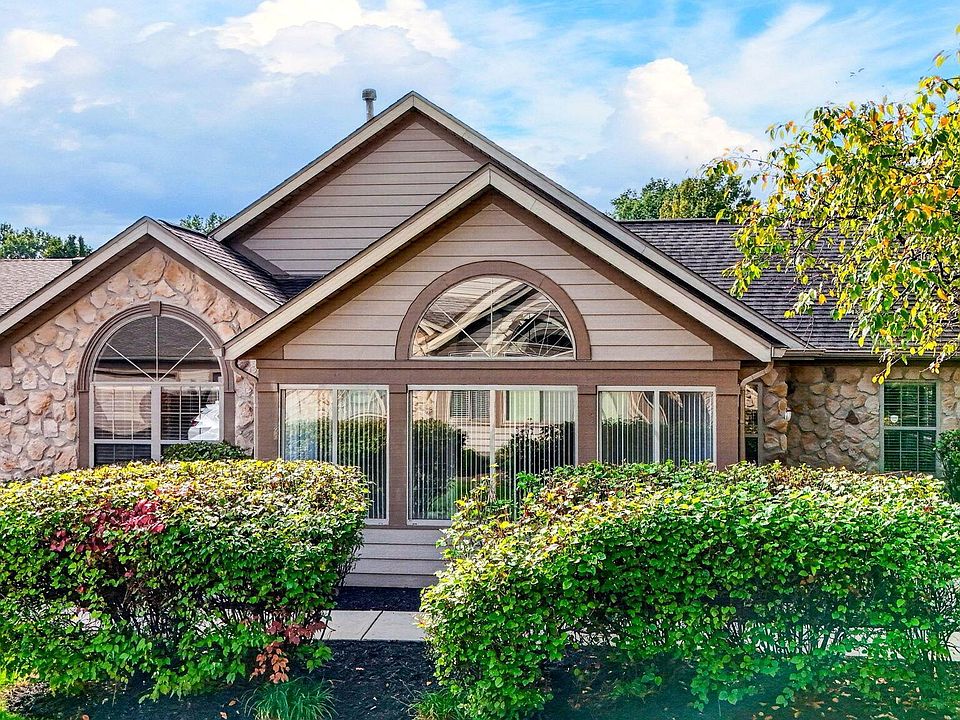 1st image of 101 Shadymere Ln #2