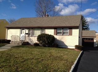 28 Oak Ridge Rd, Clifton, NJ 07013