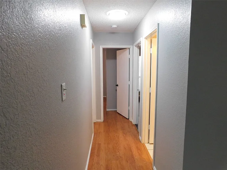 8232 Meadowbrook Dr — Photo 32