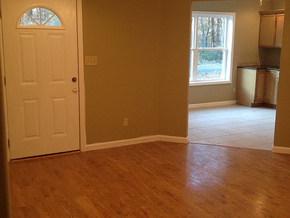 Great room w/ pergo flooring