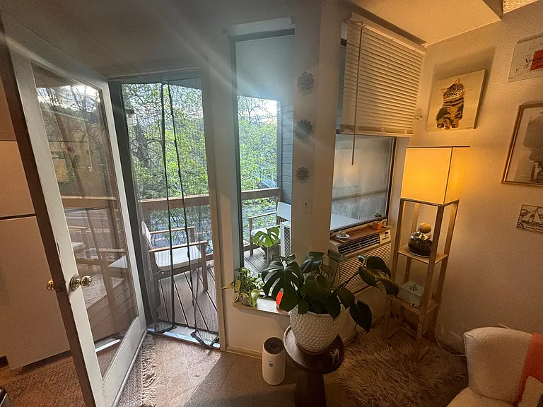 910 Portland Pl #17 — Photo 4