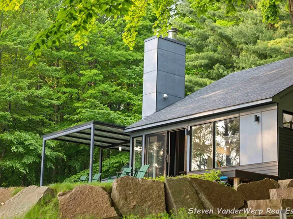 5185 W Nurnberg Rd, Free Soil, MI 49411