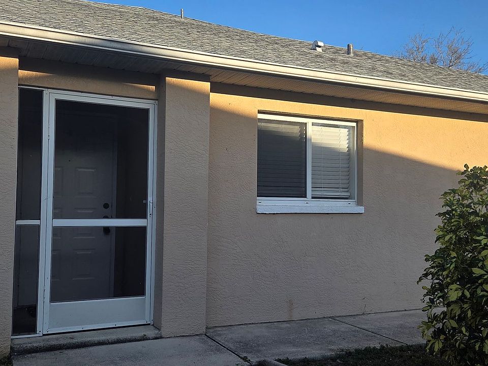 1st image of 1013 SE 12th Ter