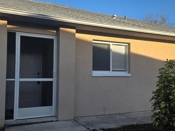 1013 SE 12th Ter, Cape Coral, FL 33990
