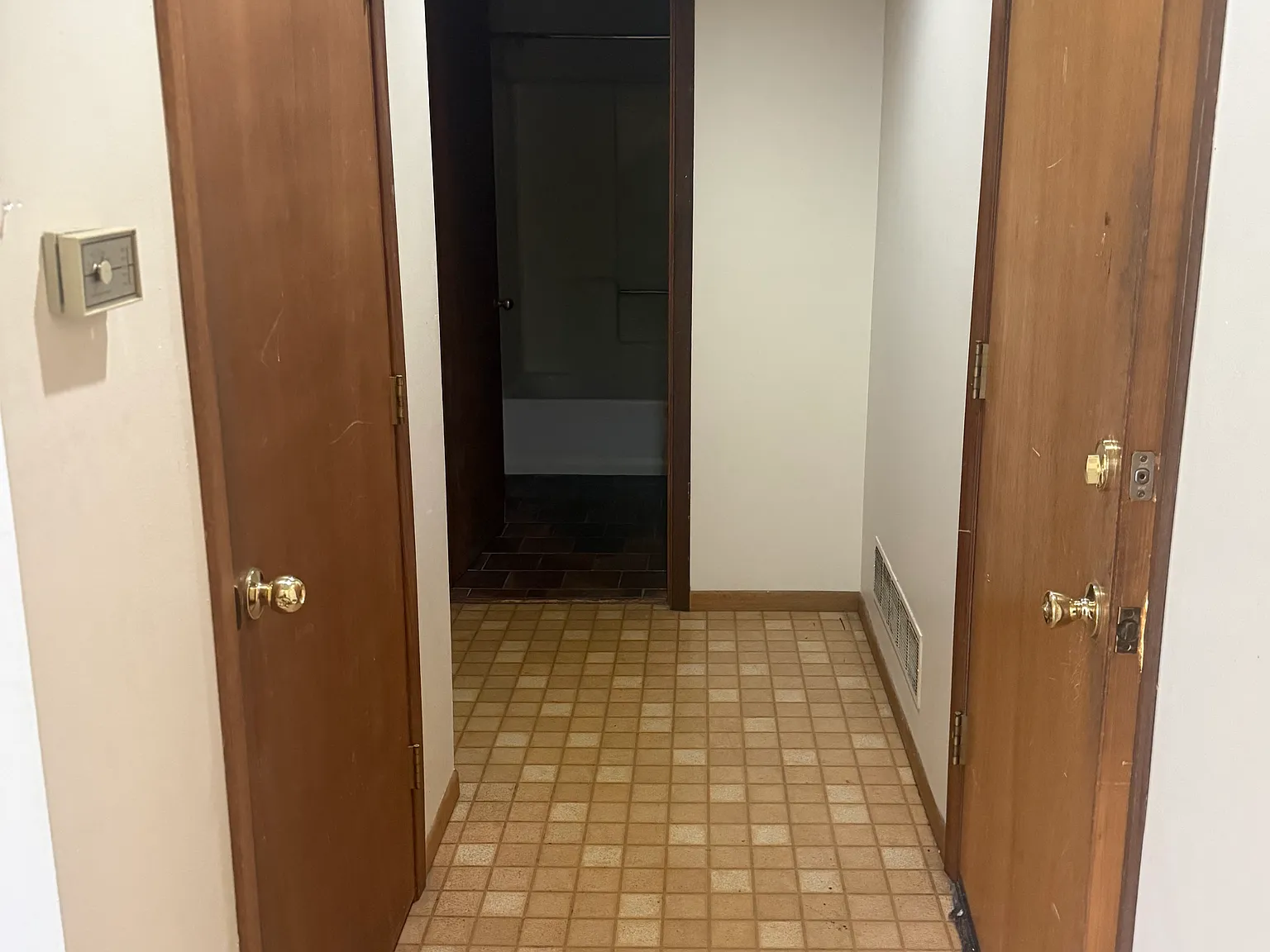 1 bed, 850 sqft, $900 — Photo 3