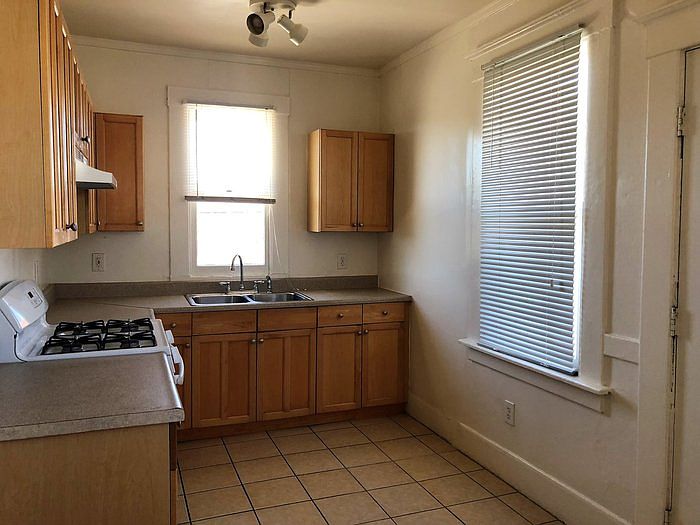 1st image of 3047 44th St