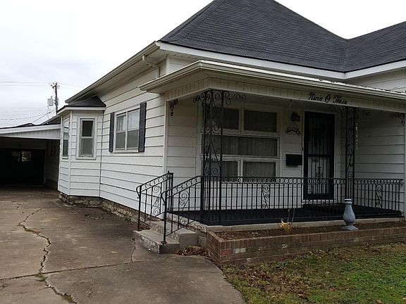 3rd image of 903 W Lincoln St