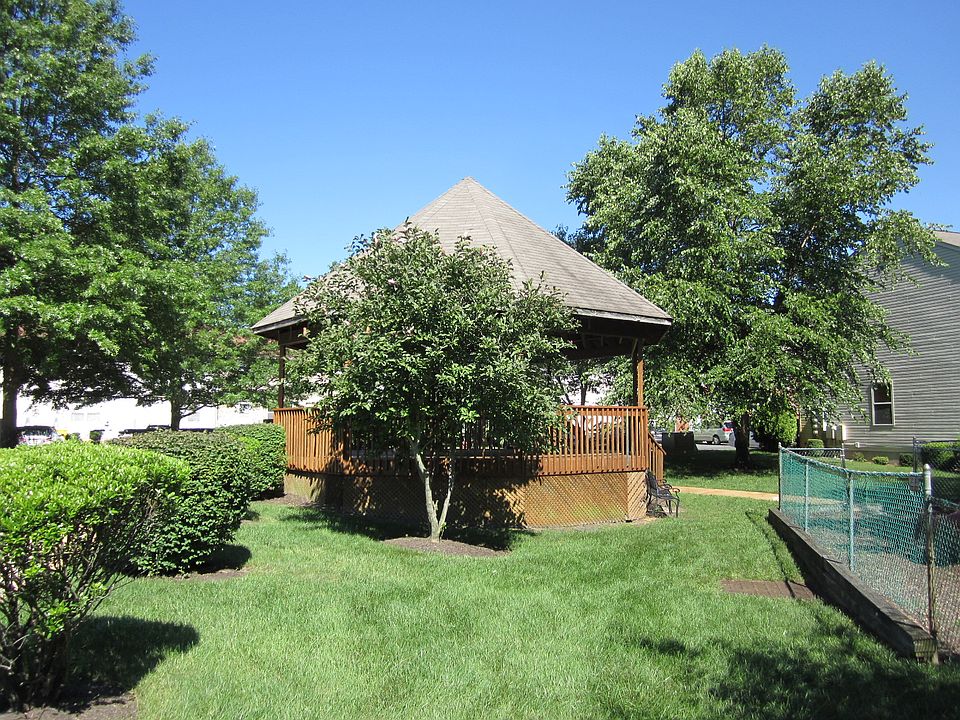 2nd image of 37 Waterview Dr
