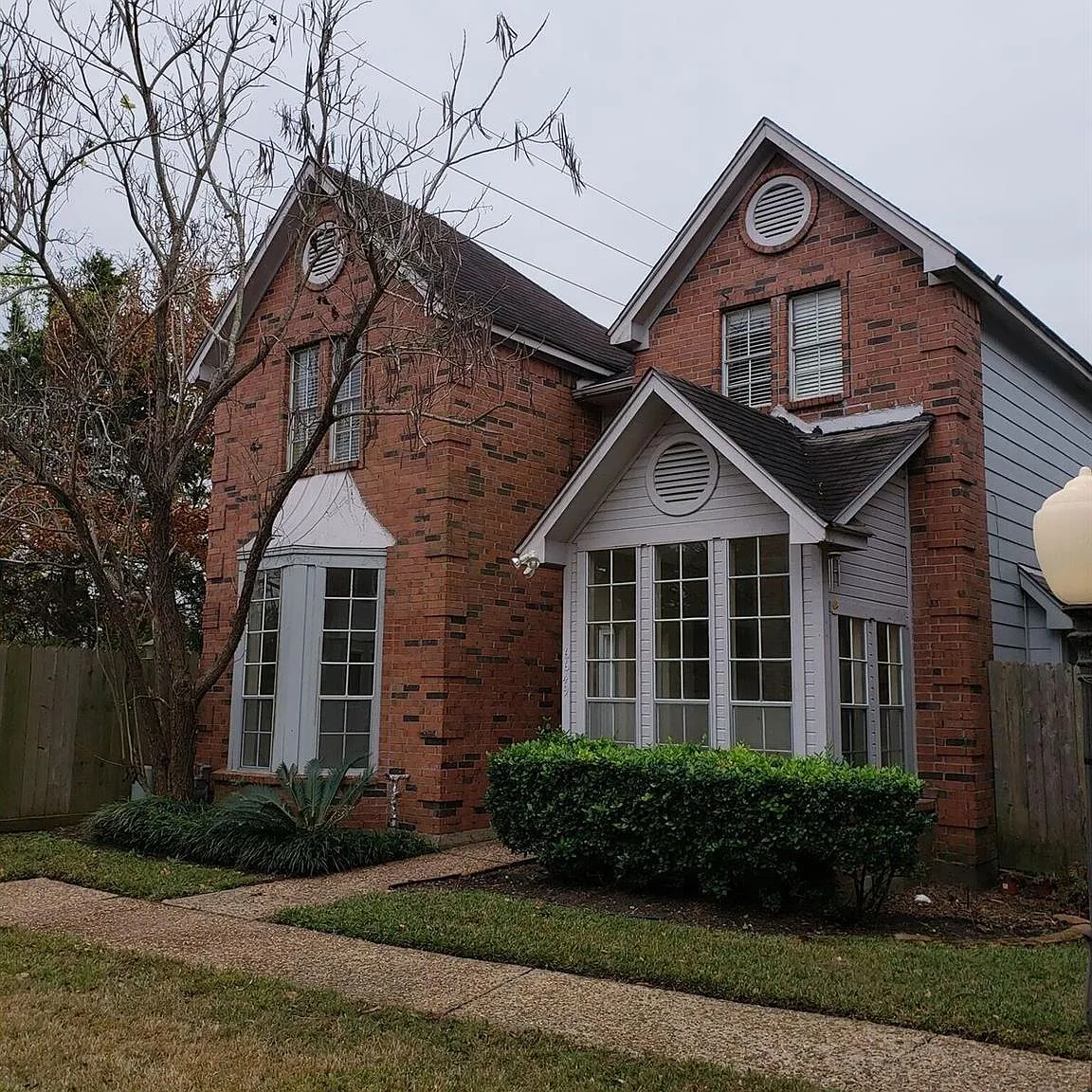 4 bed, 2.0 bath, 1785 sqft, $2,050 — Photo 2