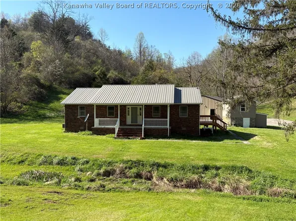 6077 Aarons Fork Rd, Elkview, WV 25071