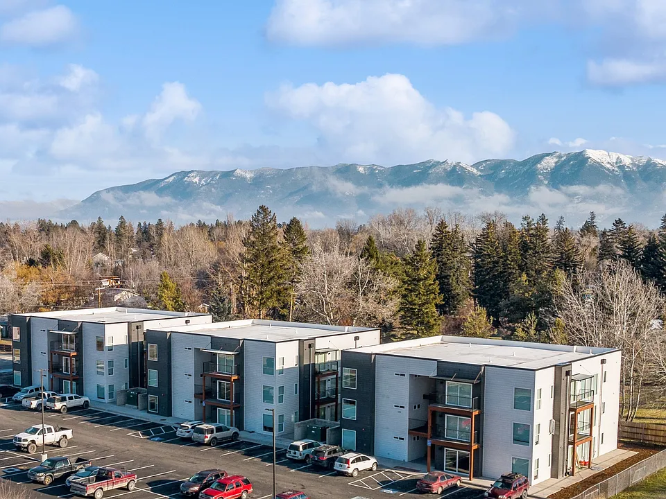 130 E Evergreen Dr #101