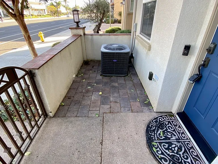 1029 N Citrus Ave — Photo 22