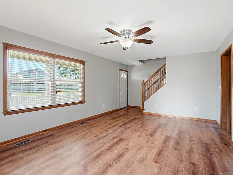 245 Fitchland Dr — Photo 34