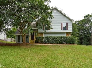 9026 Green Valley Ct, Douglasville, GA 30134