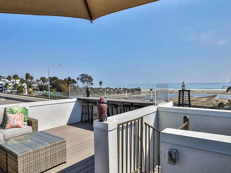 Viewing deck equipped with BBQ, heater and plenty sitting areas to enjoy the views and spectacular sunsets.