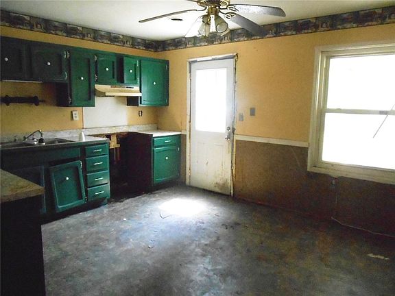 3rd image of 107 Tami Ln