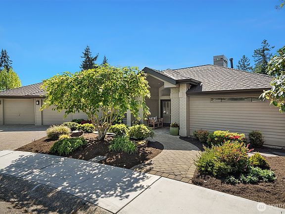 3rd image of 11257 NE 37th Place