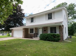 8711 W Hustis St, Milwaukee, WI 53224