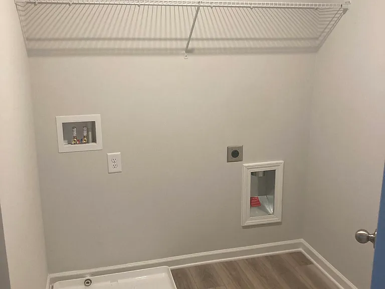 213 Logan Crest Ct — Photo 29
