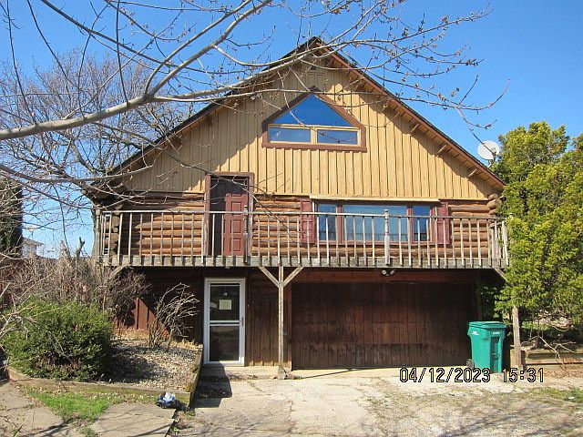 1st image of 614 W Pheasant Ct