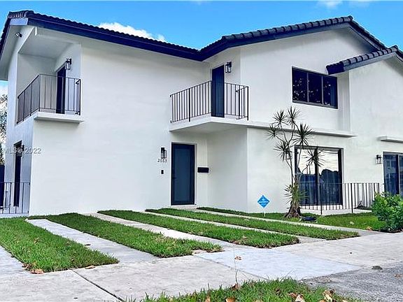 4th image of 2663 SW 32nd Ave #2663
