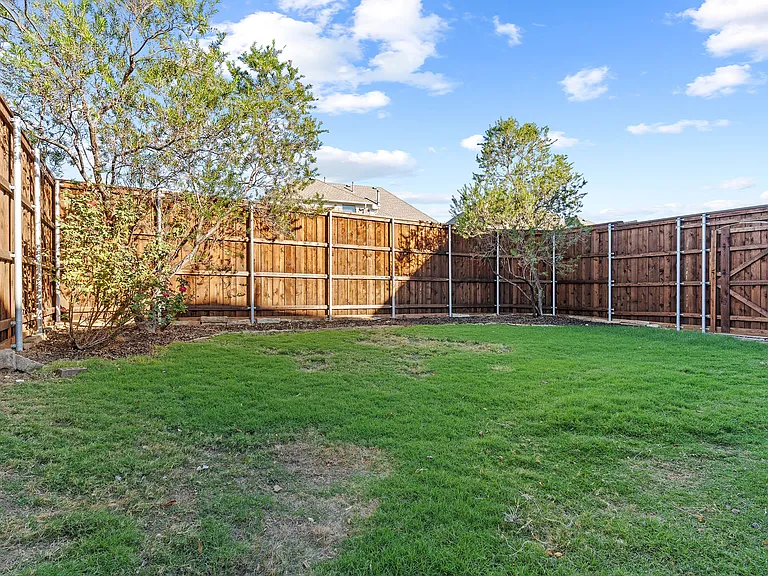 4542 Carraway Dr — Photo 48