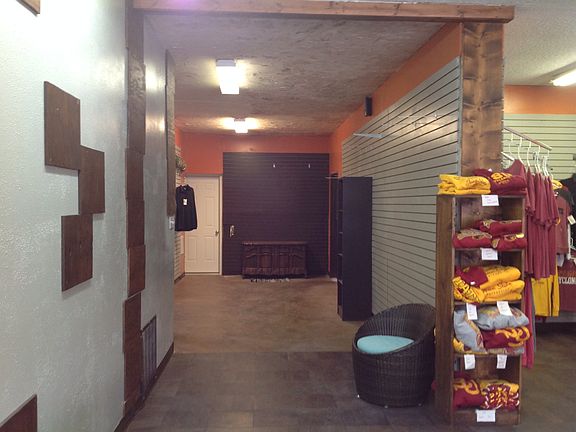 3rd image of 809 W Milwaukee Ave