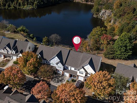 3rd image of 813 Rock Lake Gln