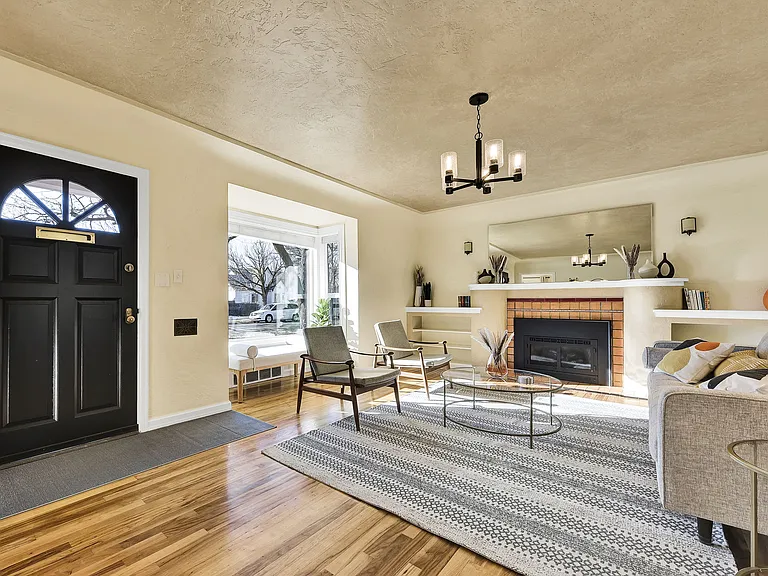 2306 W Madison Ave — Photo 5