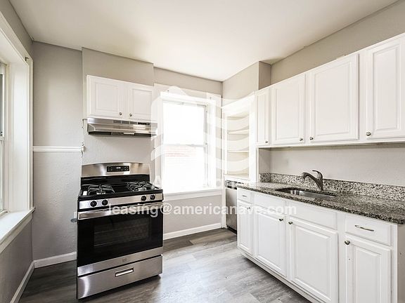 740904_005_kitchen_5.jpg