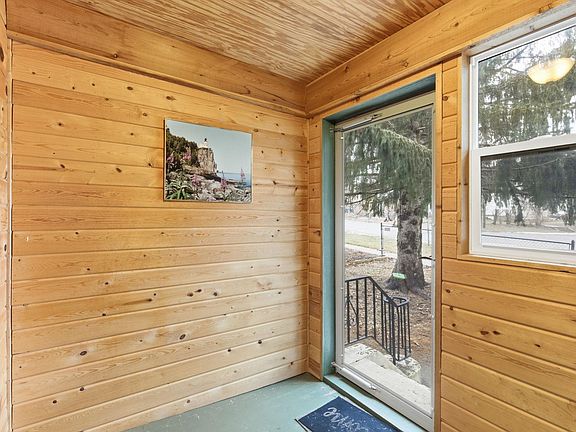 4th image of 902 Dodd Rd