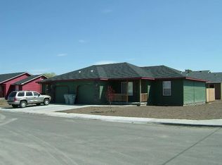 1023/1025 SE Freedom Cir, Mountain Home, ID 83647
