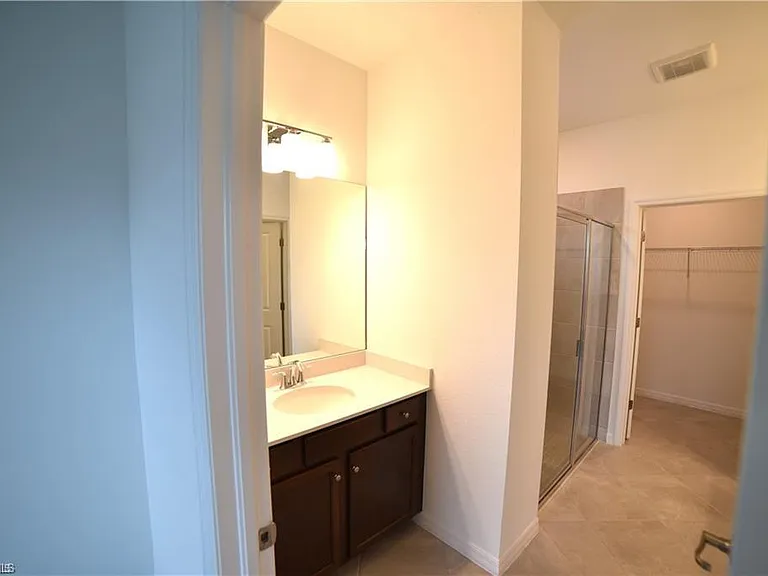 2665 Vine Ave — Photo 13