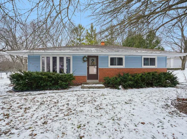 3927 West Acre AVENUE, Franklin, WI 53132