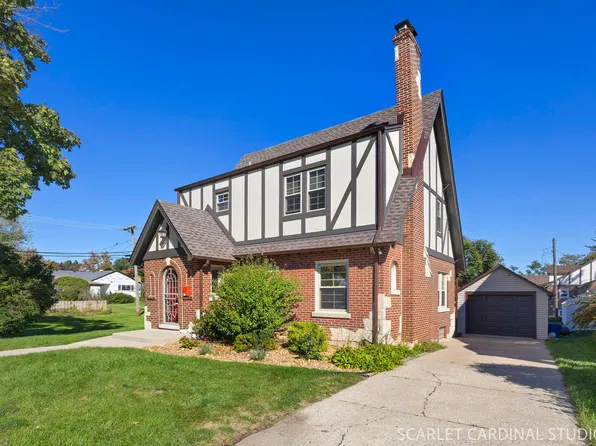 819 S Harvard Ave, Villa Park, IL 60181