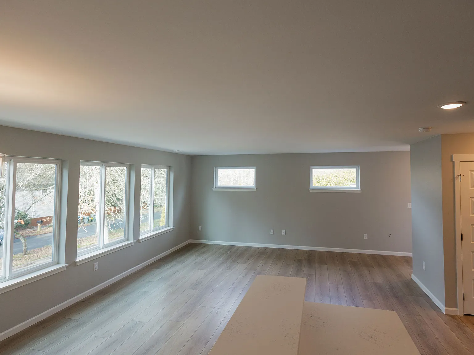 1318 Clearbrook Dr — Photo 3