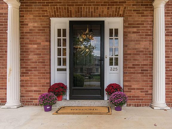 3rd image of 325 Henry Clay Blvd