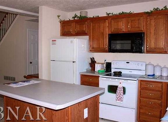 3rd image of 107 N Blair Dr APT 11